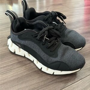 Reebok Women’s Zig Dynamica Adventure Sneaker 9.5